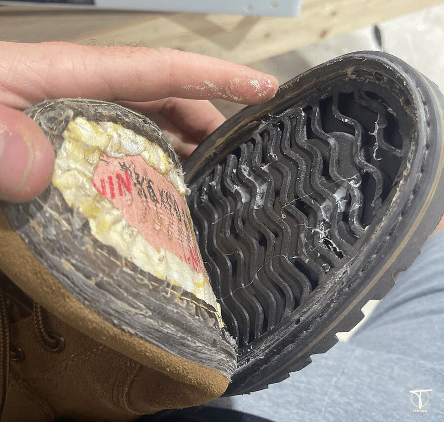 Dán đế và thân giày